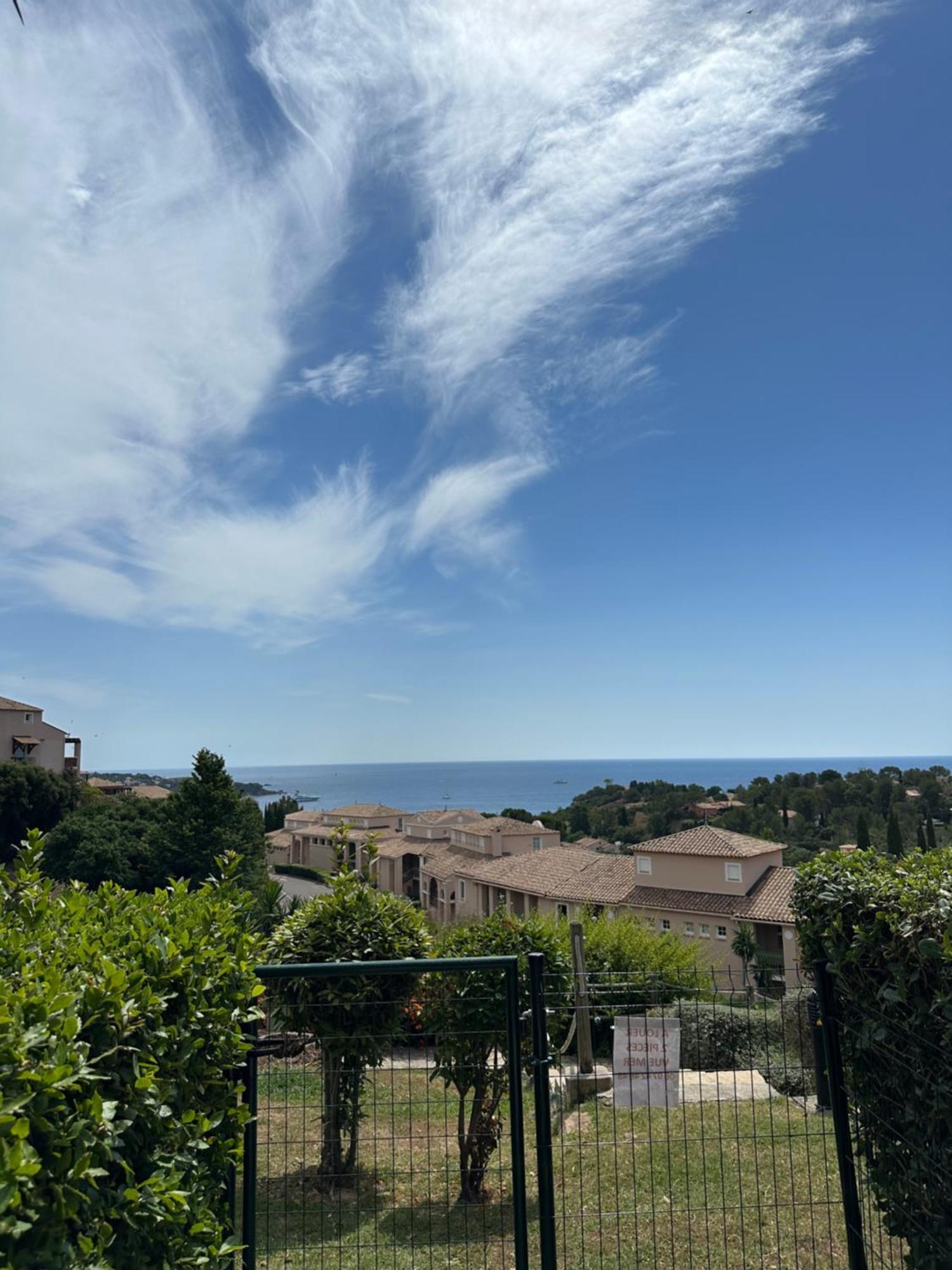 Cap Esterel Vue Mer Et Climatise Saint-Raphaël Exterior foto